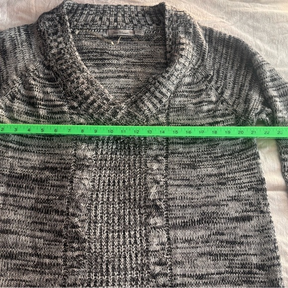 Jason Maxwell Sweater XL Black & White great condition. Pullover. V neck. - Picture 4 of 6